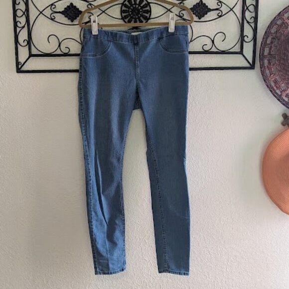 H&M Divided Light Wash Stretch Skinny Jeans | Size 12 - Picture 1 of 5